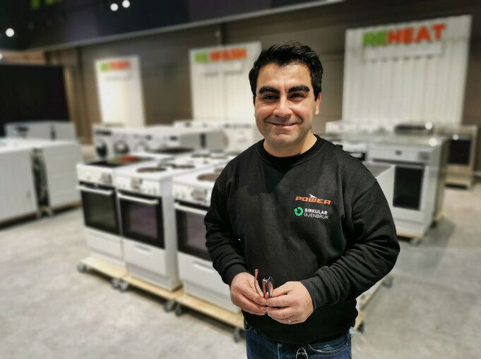 Jawad Azadmehr eier og driver Sirkular Gjenbruk AS, som nå har flyttet fra Vollebekk og inn hos Power Alnabru. Foto: Stian Sønsteng Jawad Azadmehr eier og driver Sirkular Gjenbruk AS, som nå har flyttet fra Vollebekk og inn hos Power Alnabru. Foto: Stian Sønsteng