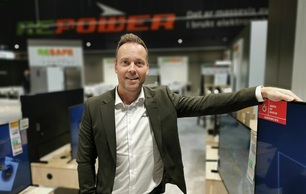 Administrerende direktør Anders Nilsen i Power Norge på åpningsdagen av den første RePower-butikken. Foto: Stian Sønsteng