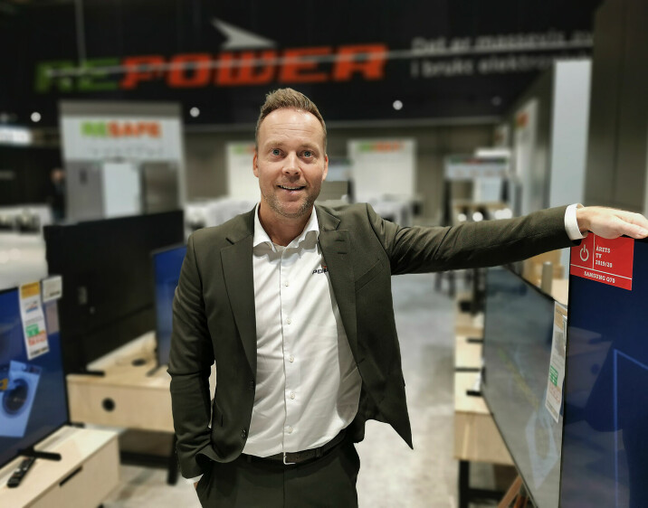 Administrerende direktør Anders Nilsen i Power Norge på åpningsdagen av den første RePower-butikken. Foto: Stian Sønsteng